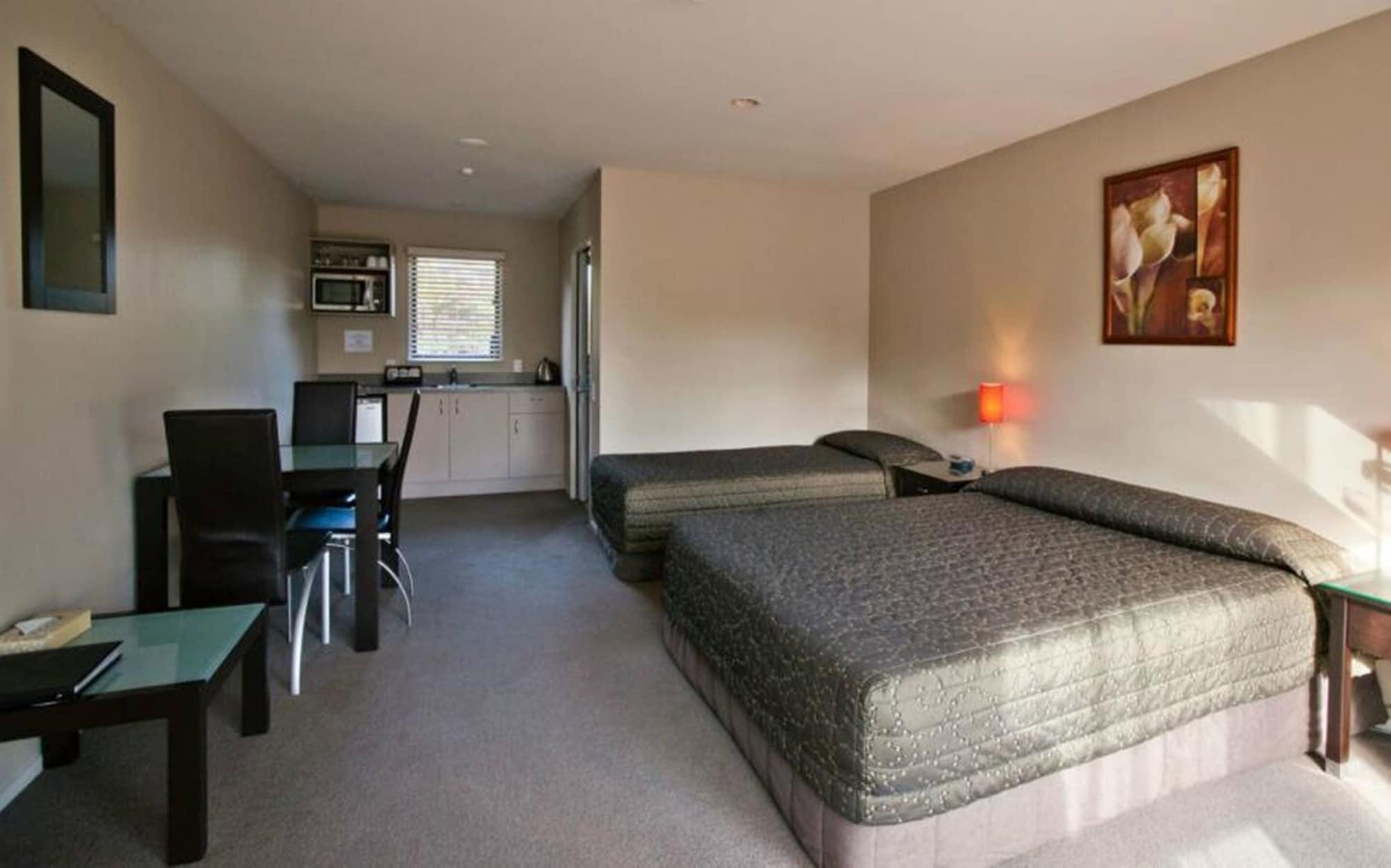 58 On Cron Motel Franz Josef Luaran gambar