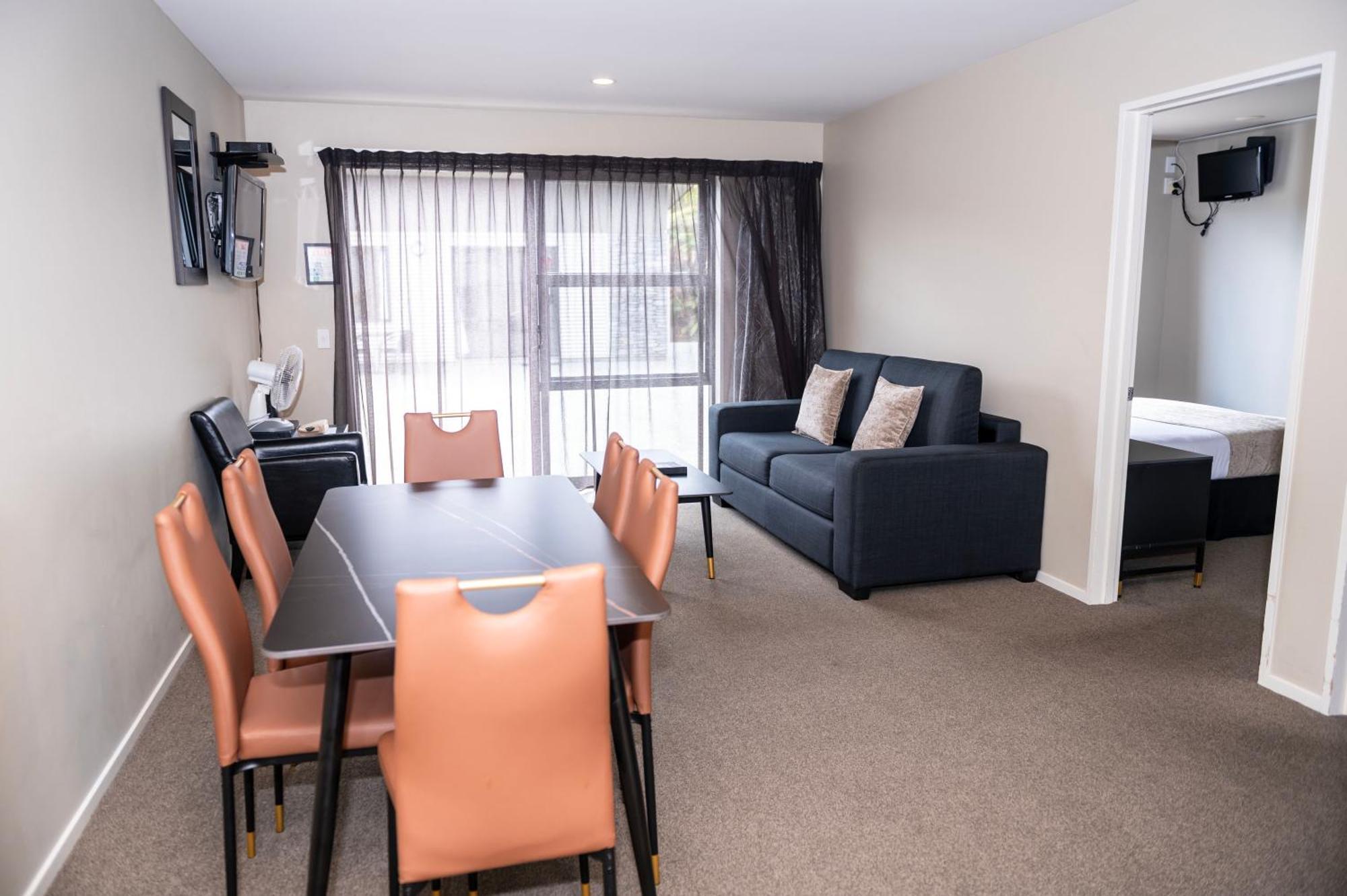 58 On Cron Motel Franz Josef Luaran gambar