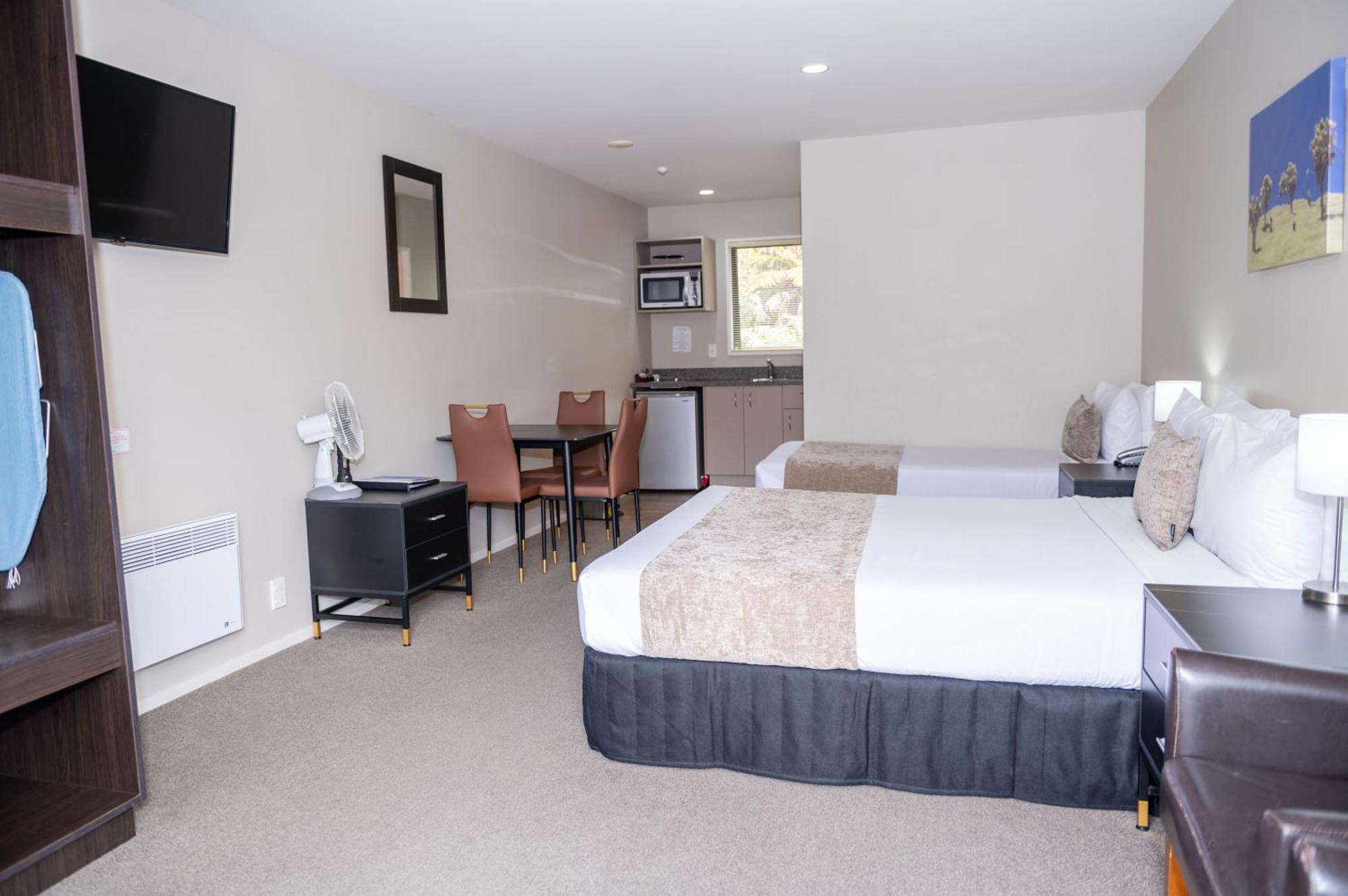 58 On Cron Motel Franz Josef Luaran gambar