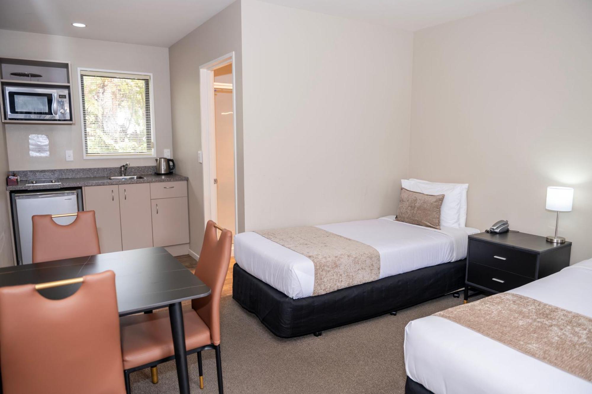 58 On Cron Motel Franz Josef Luaran gambar