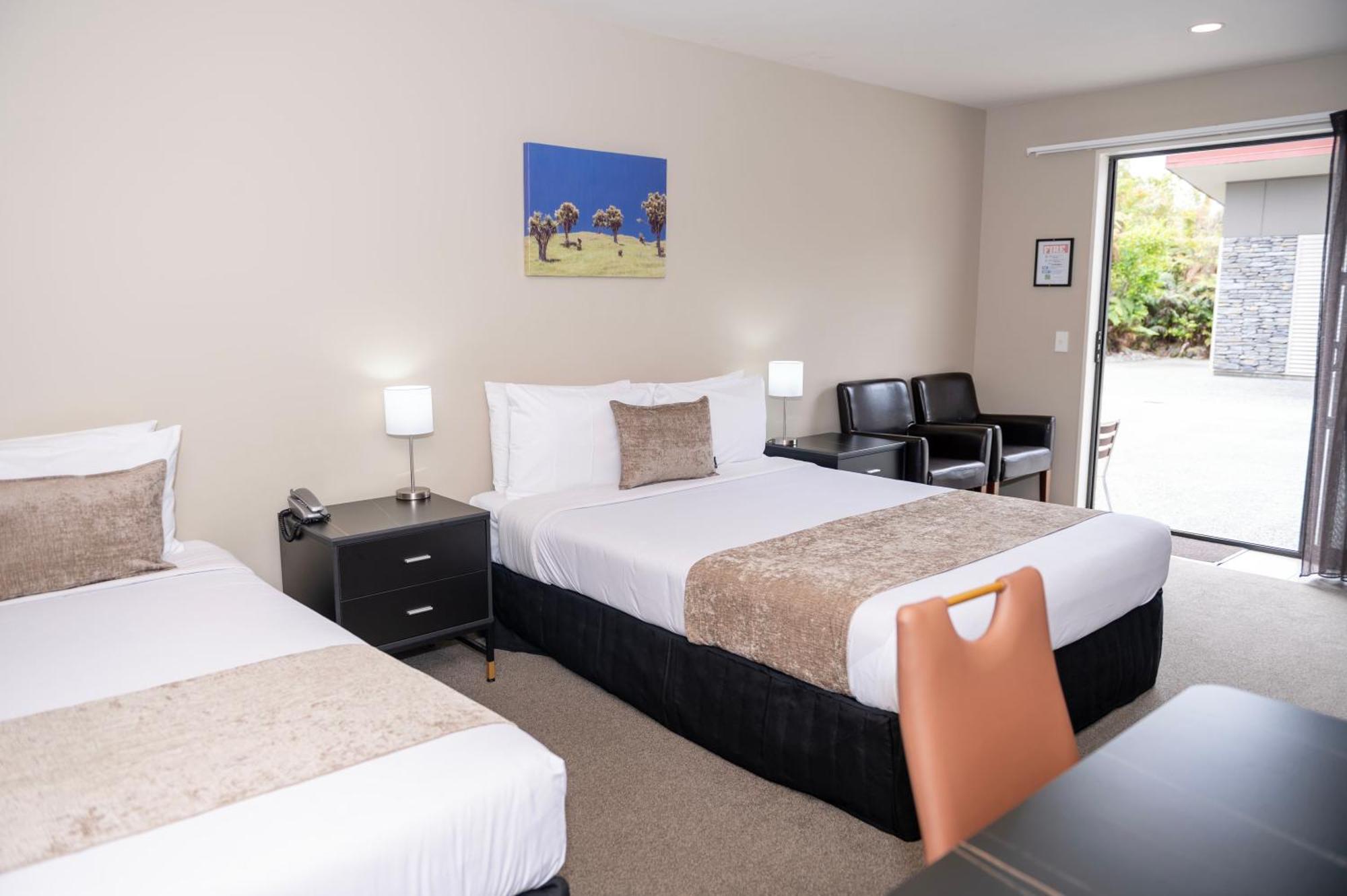 58 On Cron Motel Franz Josef Luaran gambar