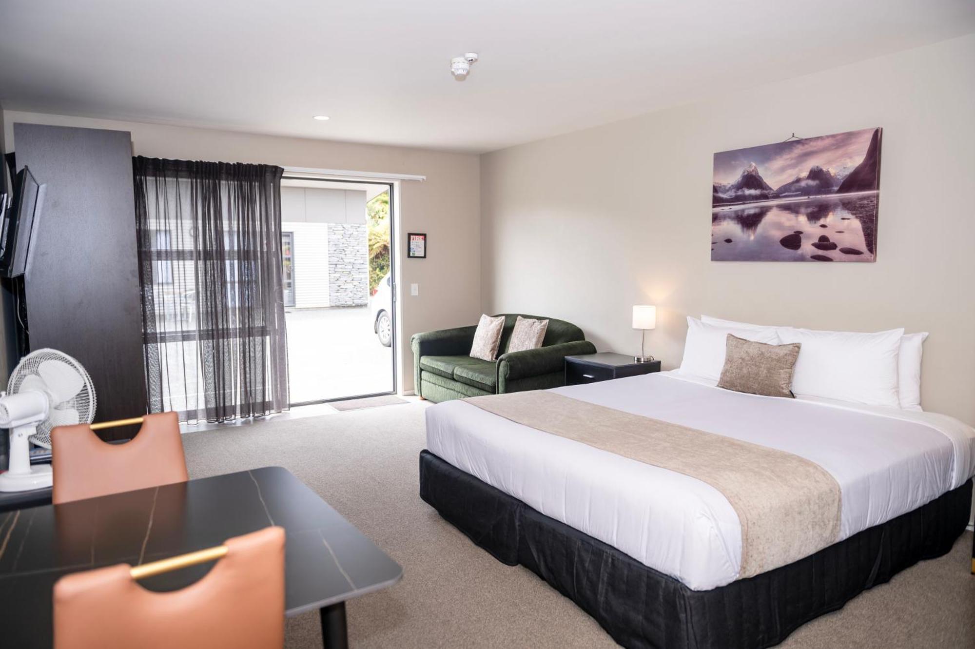 58 On Cron Motel Franz Josef Luaran gambar