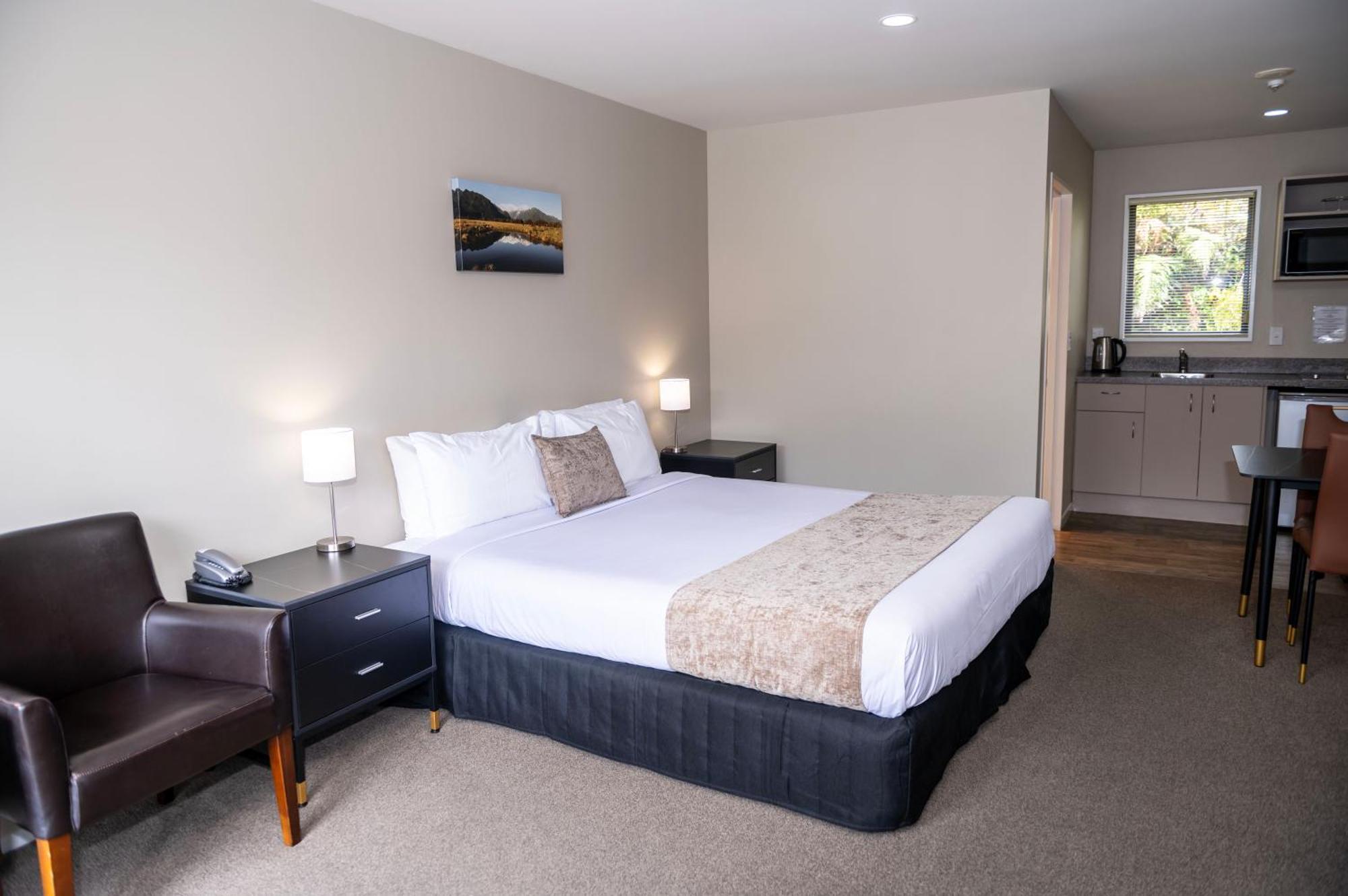 58 On Cron Motel Franz Josef Luaran gambar