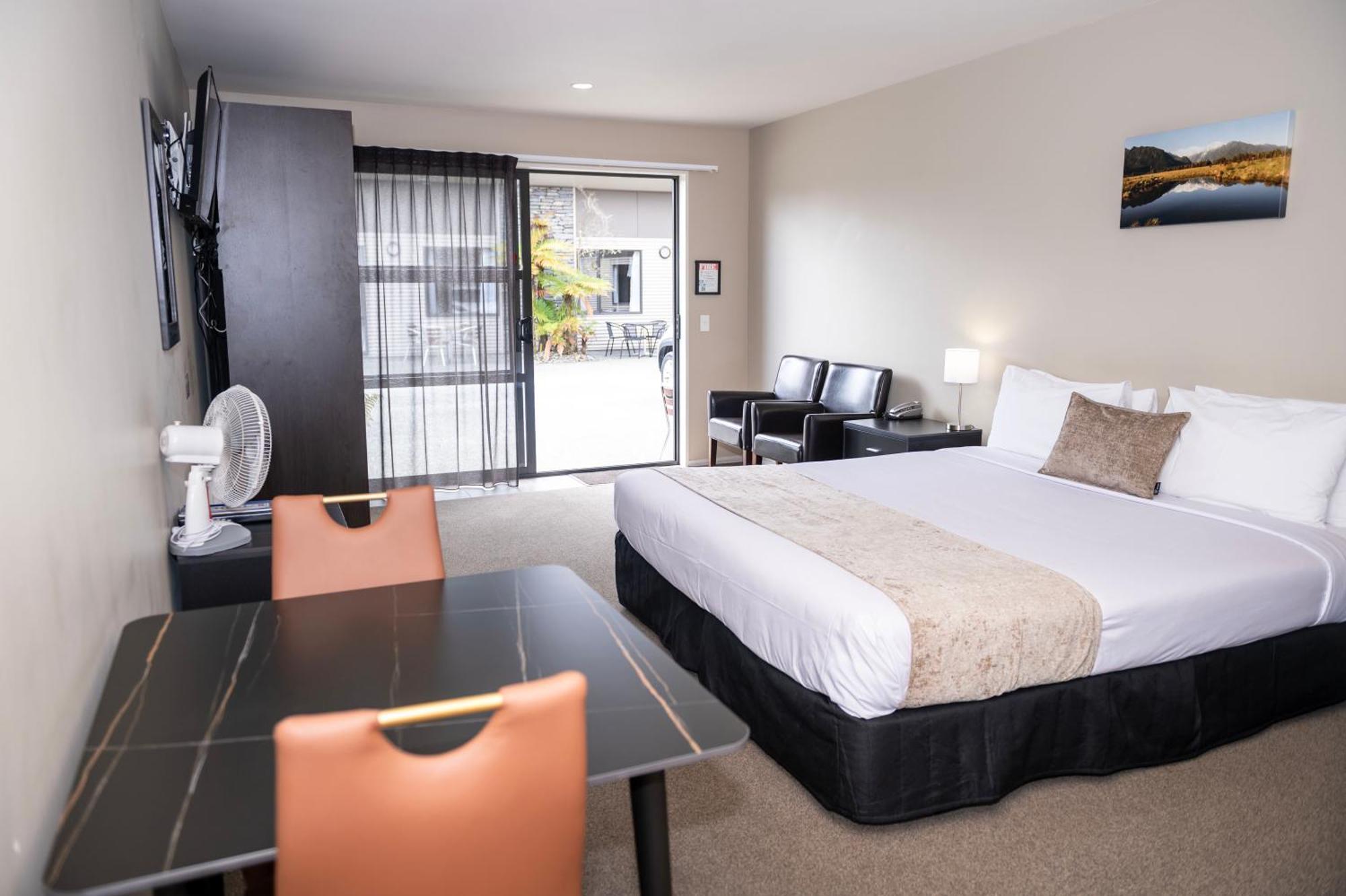 58 On Cron Motel Franz Josef Luaran gambar