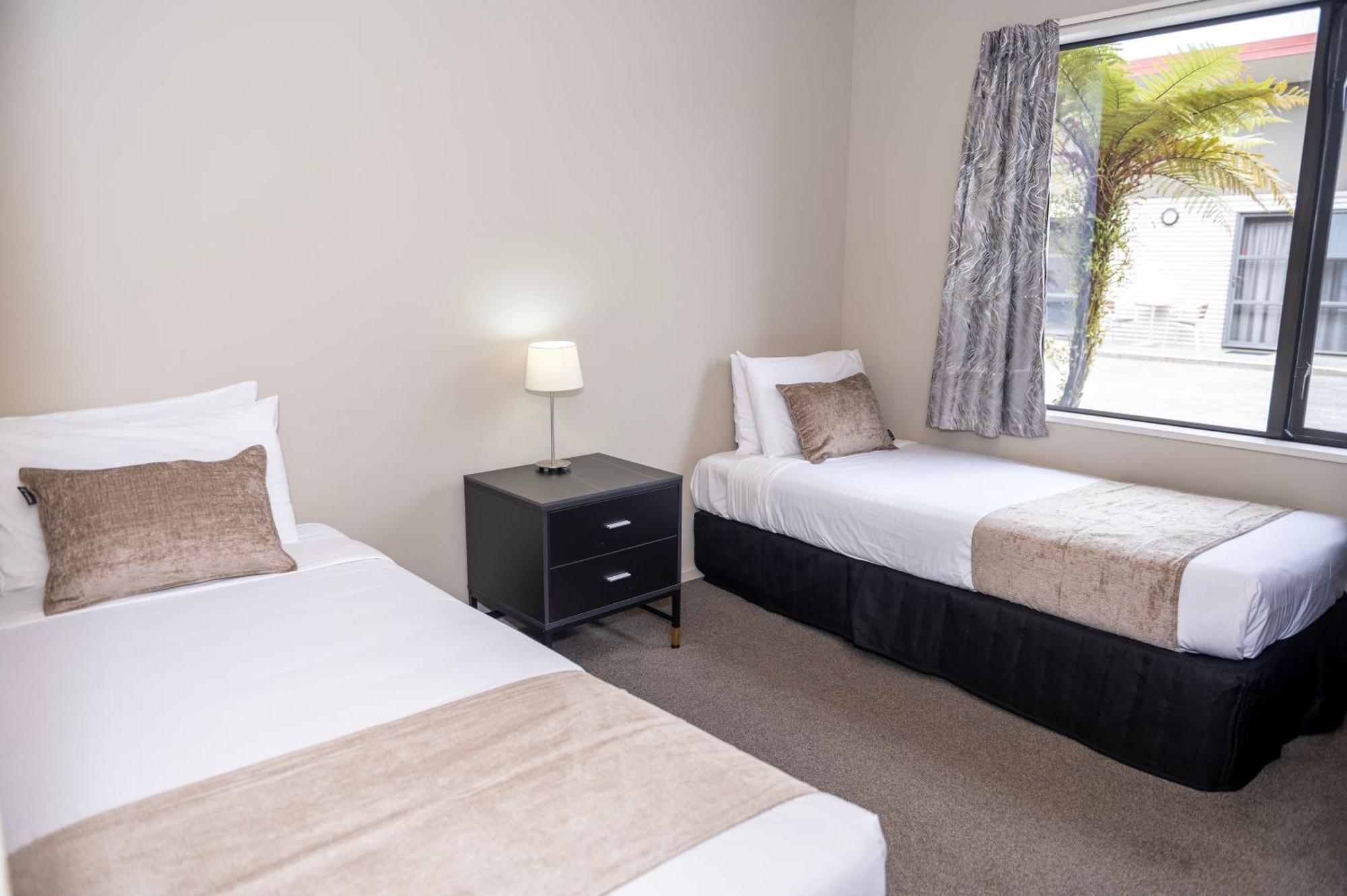 58 On Cron Motel Franz Josef Luaran gambar