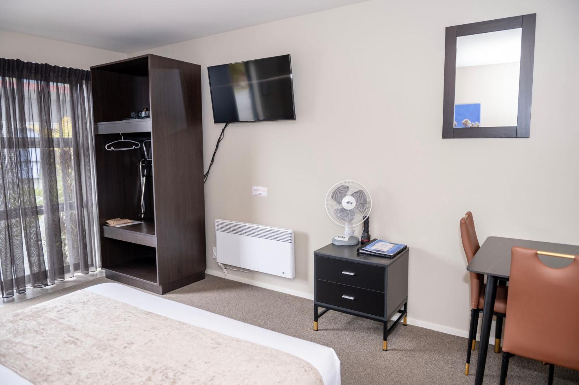 58 On Cron Motel Franz Josef Luaran gambar