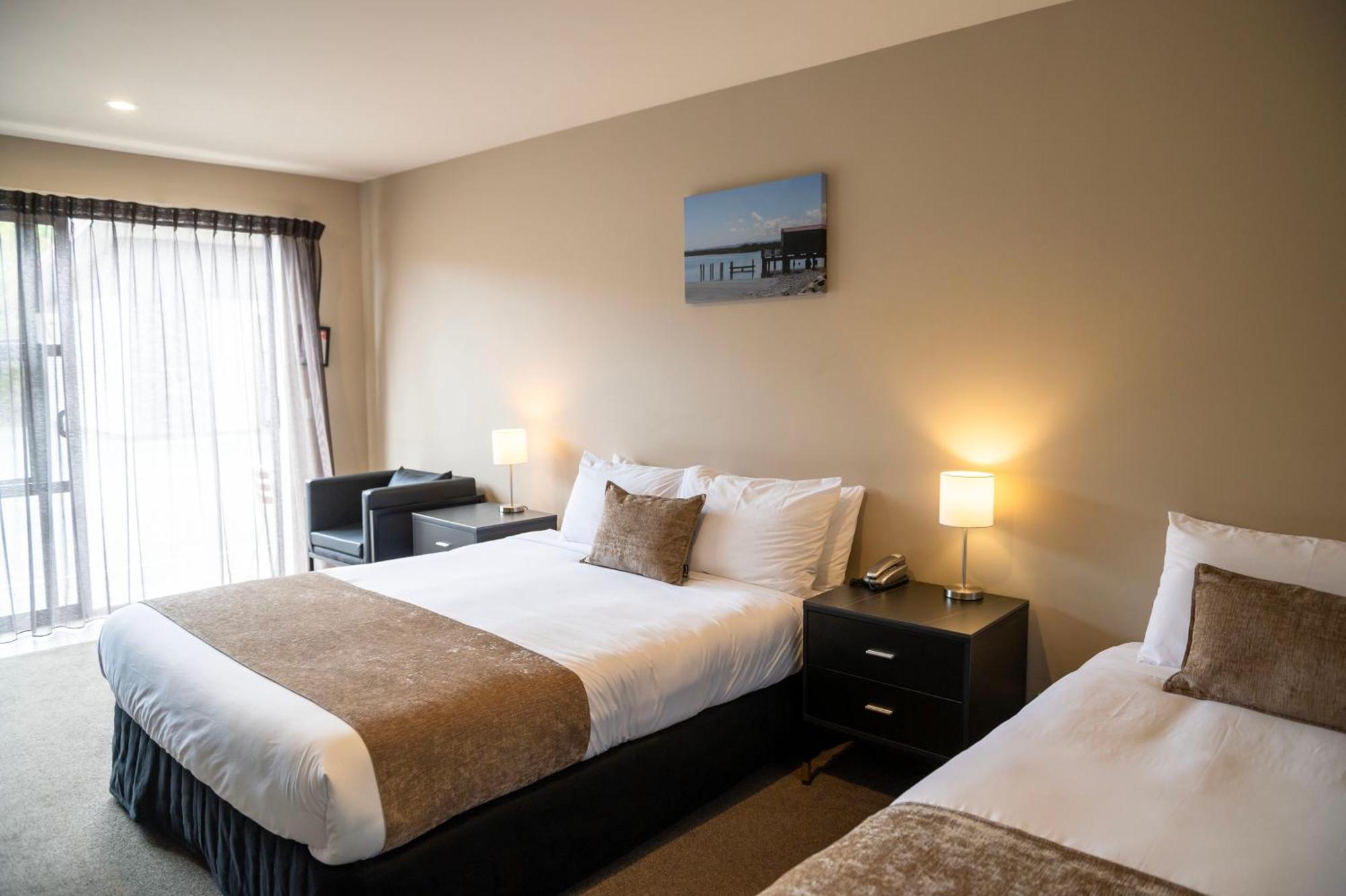 58 On Cron Motel Franz Josef Luaran gambar